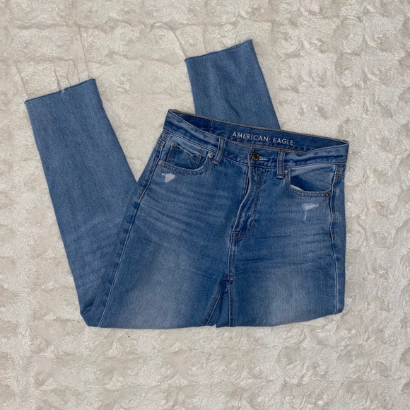 American Eagle Outfitters Denim - American Eagle Mom Jeans Size 0